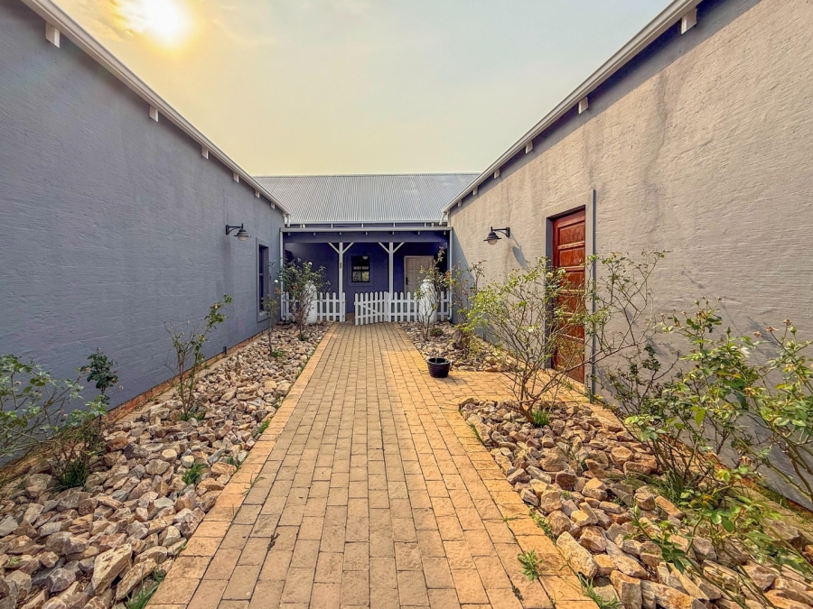 6 Bedroom Property for Sale in The Coves North West